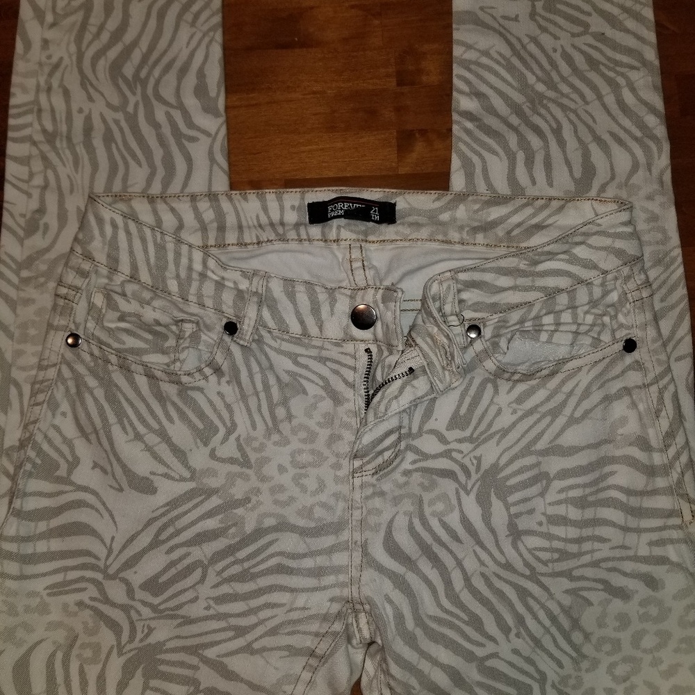 Forever XXI Premium White Animal Print Jeans 28